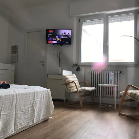 Stanza E Bagno Privato, Idromassaggio Con Extra Fee, In Bed & Breakfast