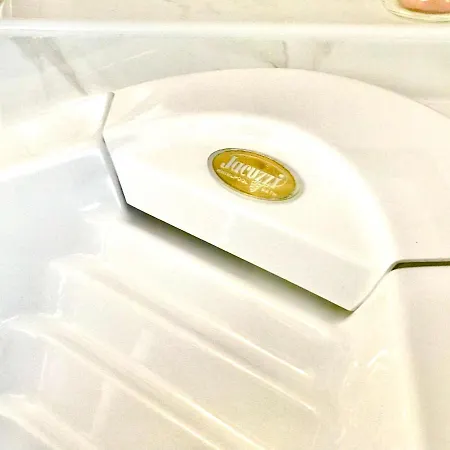 Bed & Breakfast Stanza E Bagno Privato, Idromassaggio Con Extra Fee, In