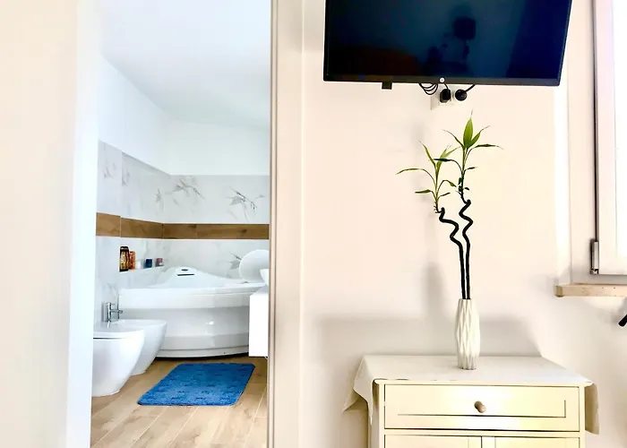Stanza E Bagno Privato, Idromassaggio Con Extra Fee, In Oda ve Kahvaltı 3*