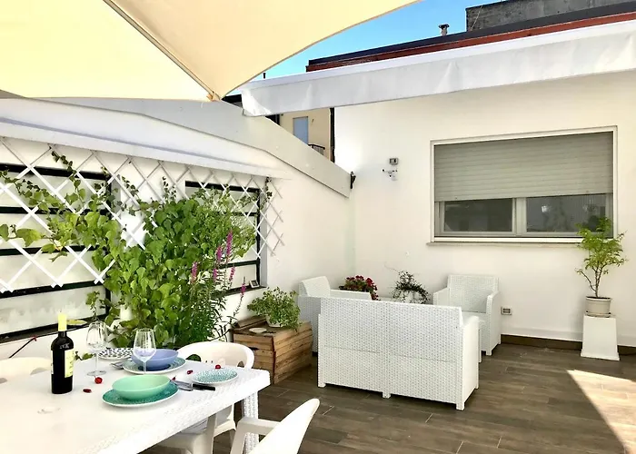 Stanza E Bagno Privato, Idromassaggio Con Extra Fee, In Феррара