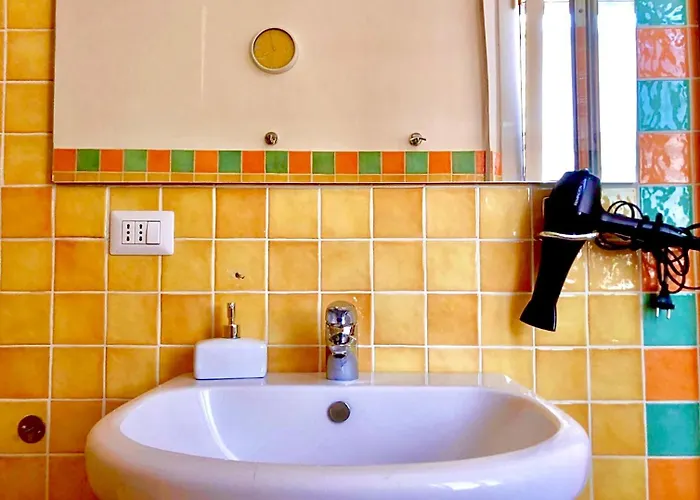 Stanza E Bagno Privato, Idromassaggio Con Extra Fee, In 3* Ferrara